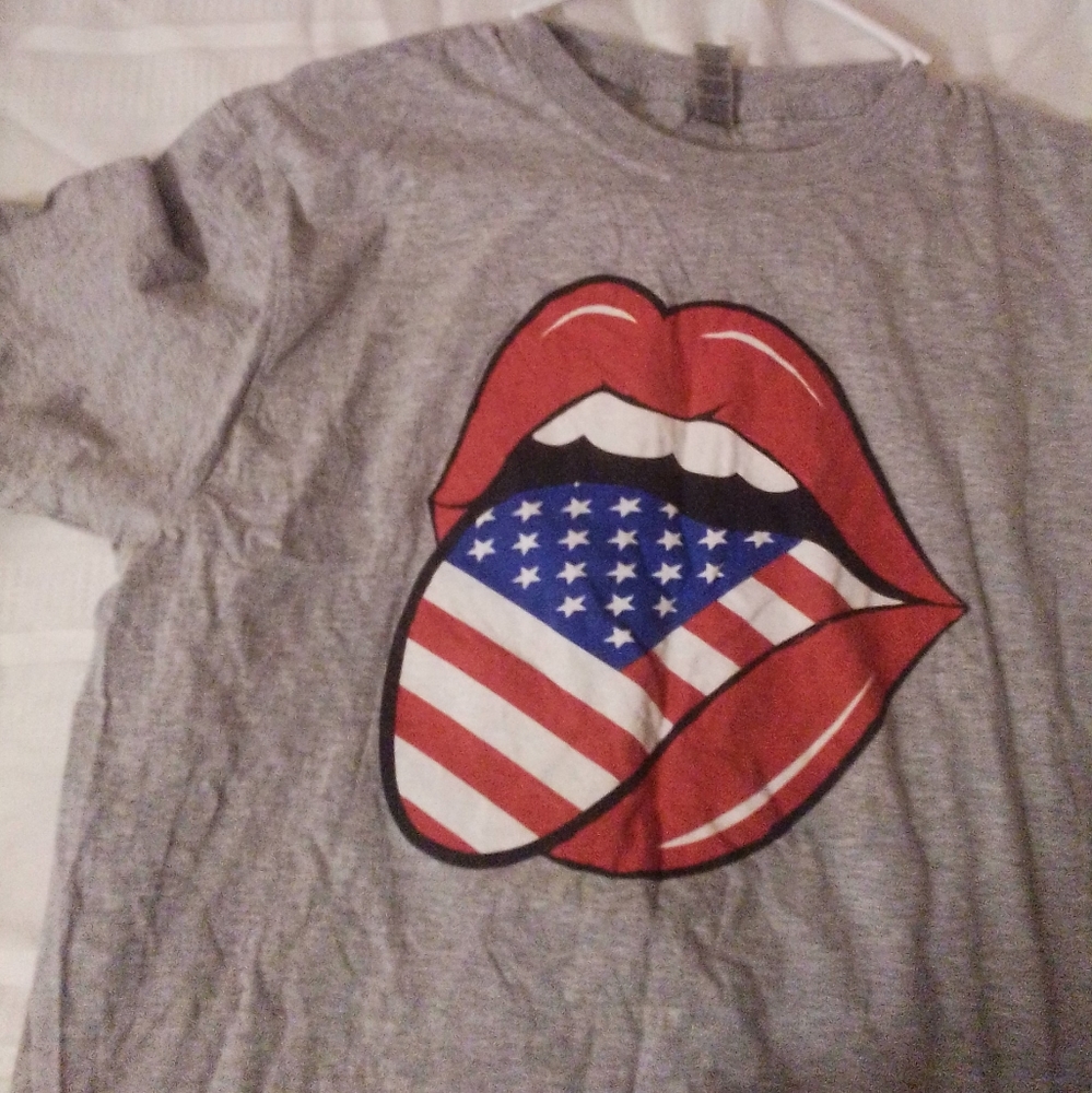 Gildan soft style t shirt